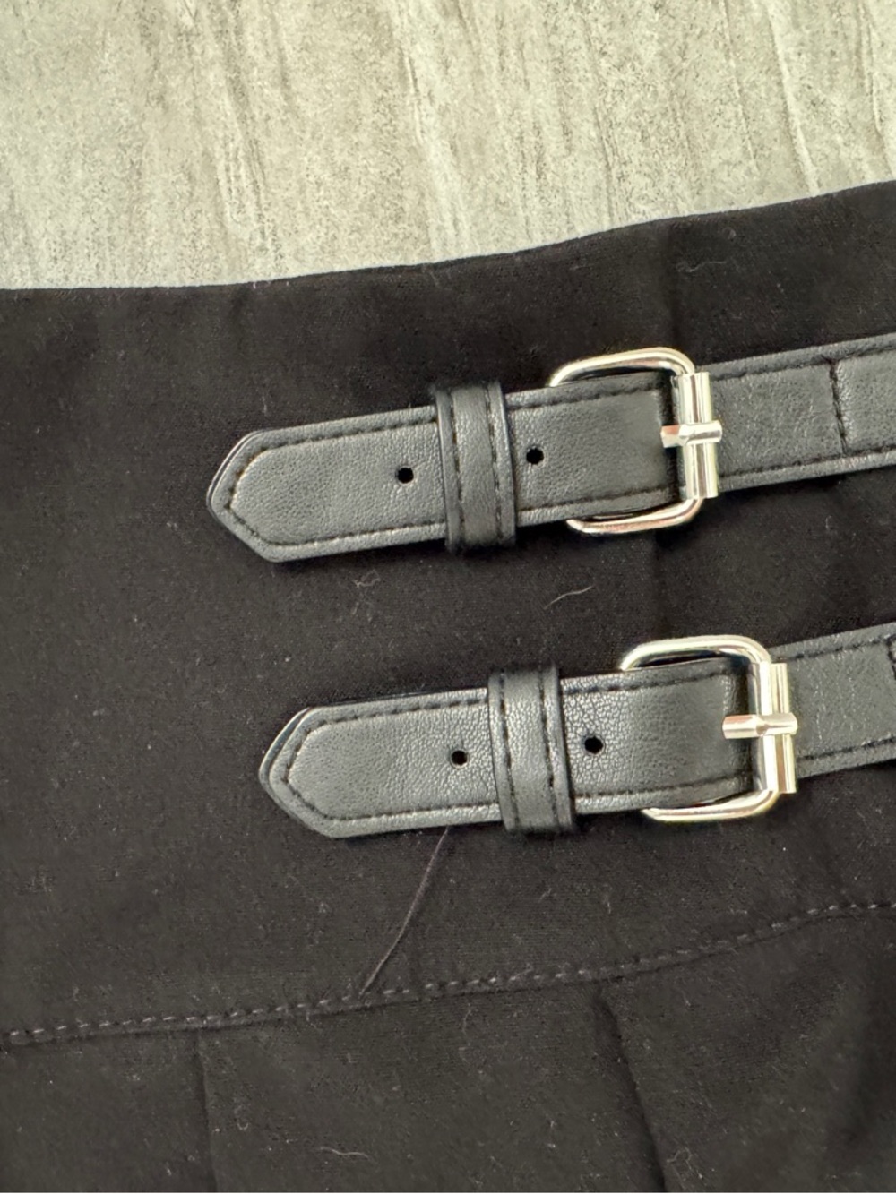 Love Tree Black Pleated Mini Skirt with Double Buckle Detail; Sz S punk preppy - Picture 2 of 7